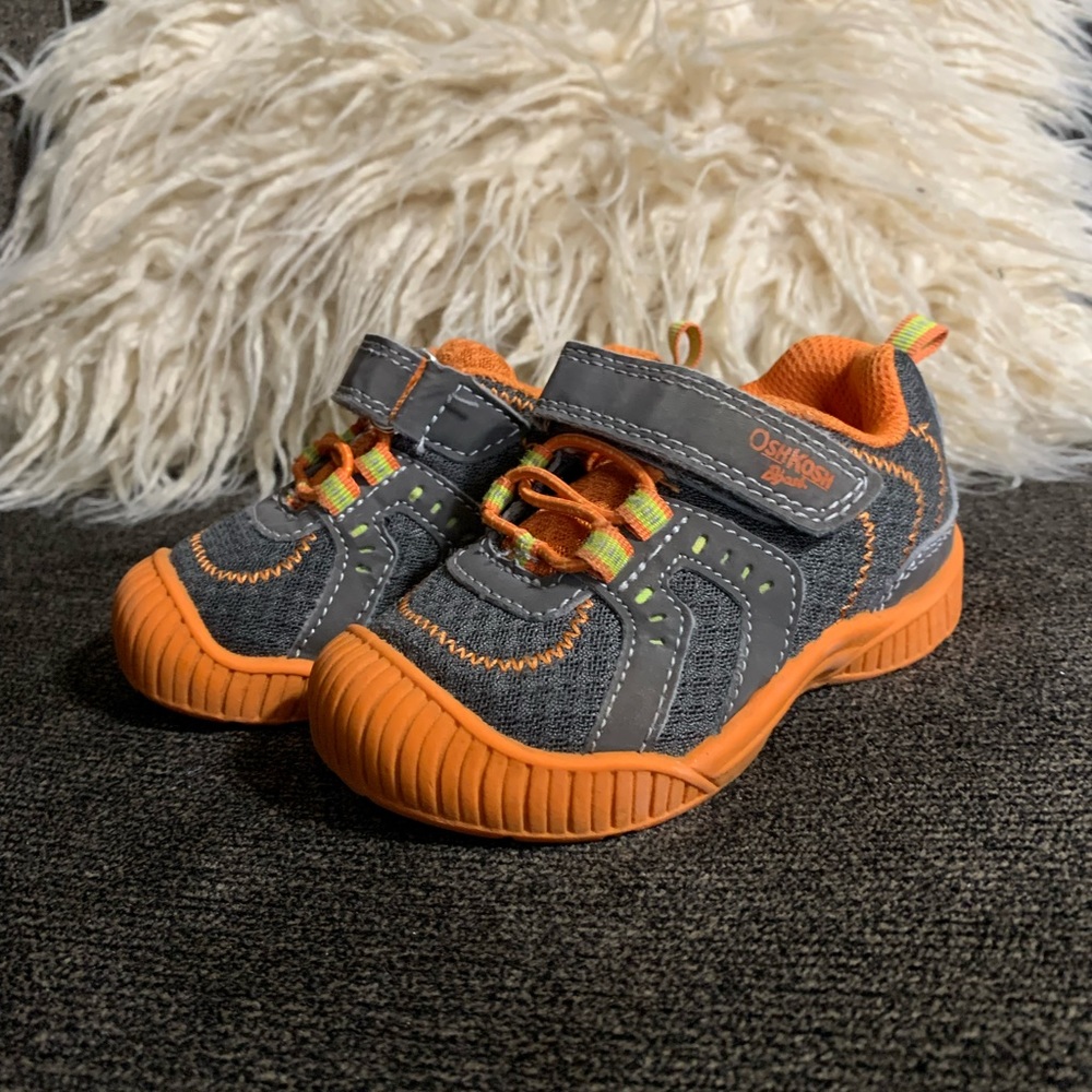 OshKosh Infant Sneakers,Grey & Orange Rubber Toe Walker Size 8 Sneakers